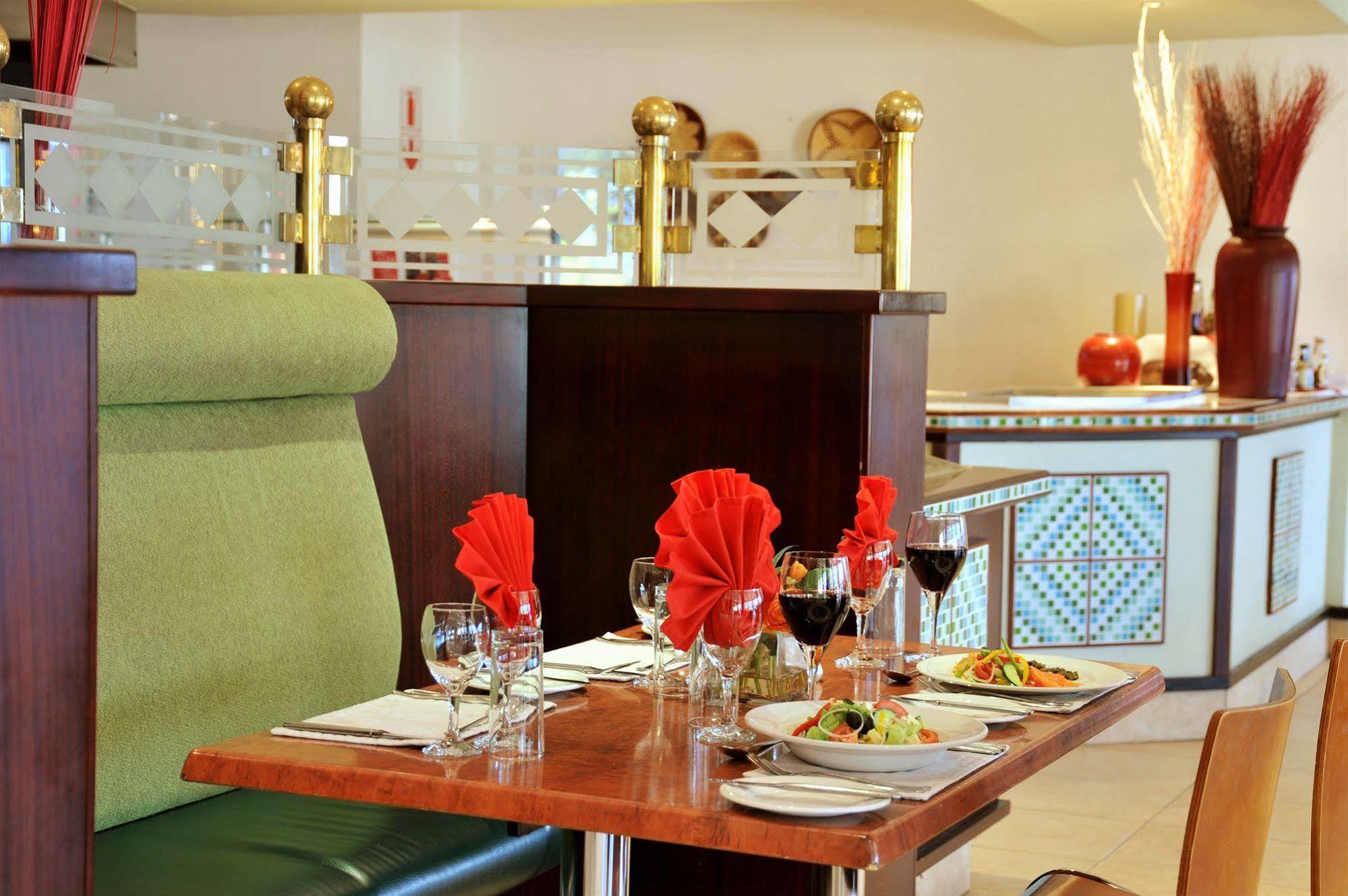 Cresta President Hotel Gaborone Eksteriør billede