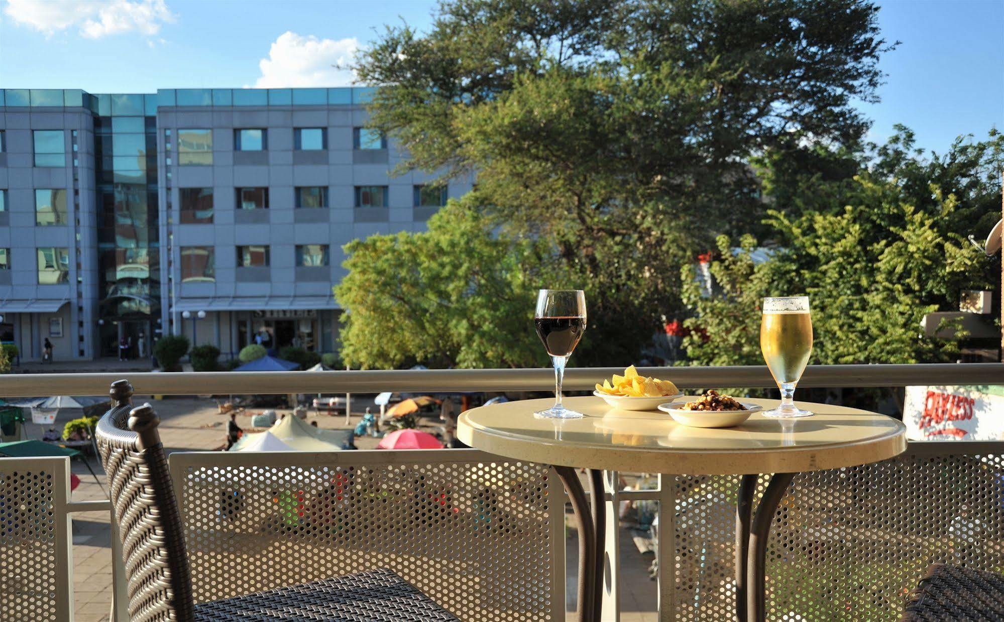 Cresta President Hotel Gaborone Eksteriør billede