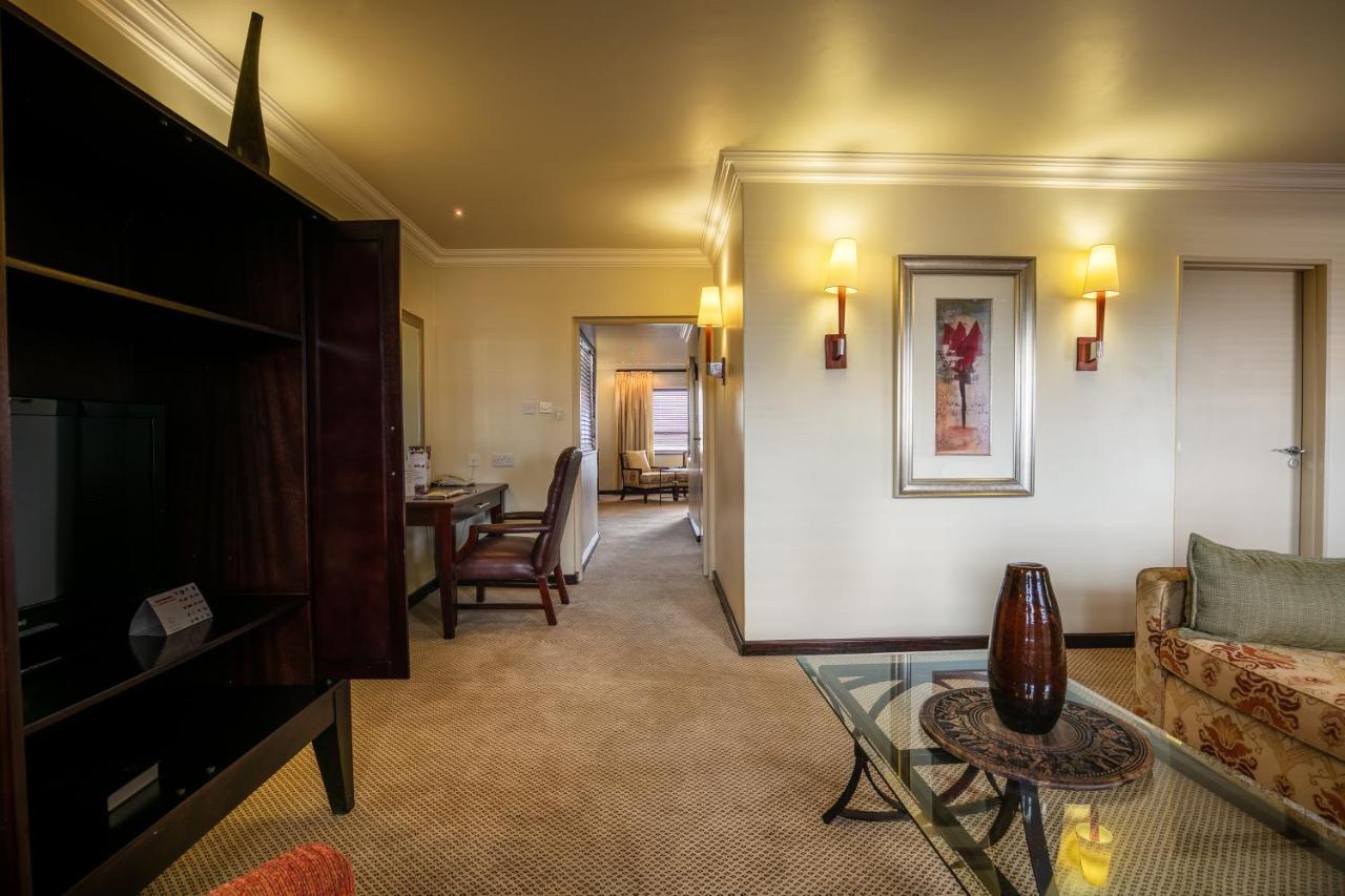 Cresta President Hotel Gaborone Eksteriør billede