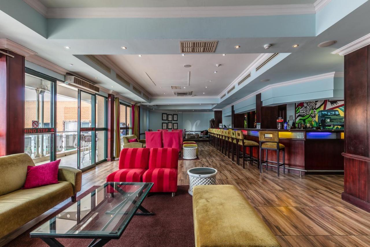 Cresta President Hotel Gaborone Eksteriør billede
