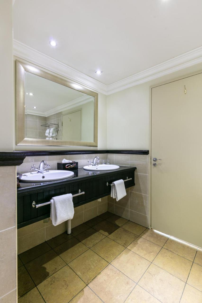 Cresta President Hotel Gaborone Eksteriør billede